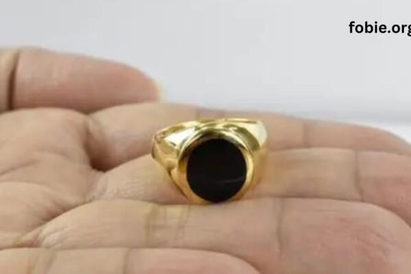 onyx pinky ring italian meaning